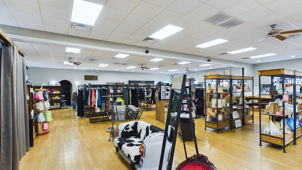 More Photos Of 1129 Thomas Jefferson Rd, Forest General Retail For Sale