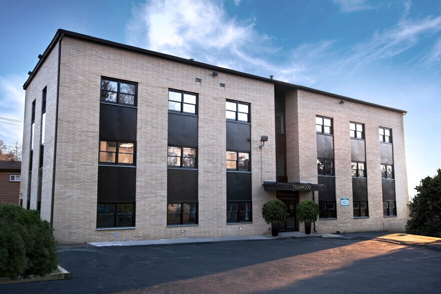 Primary Photo Of 7 Elmwood Dr, New City Office For Lease