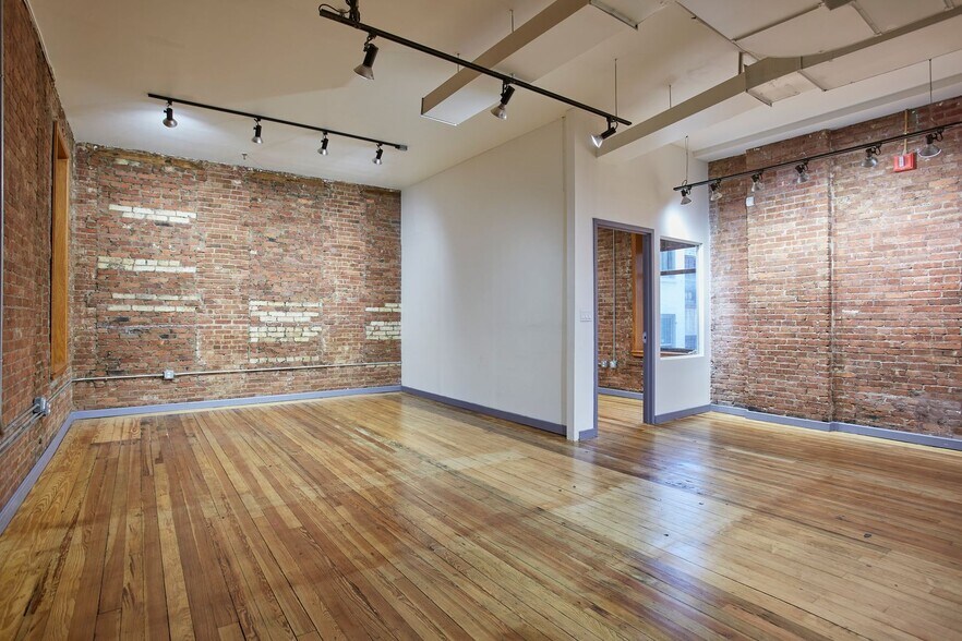 More Photos Of 179 Franklin St, New York Office Residential For Lease