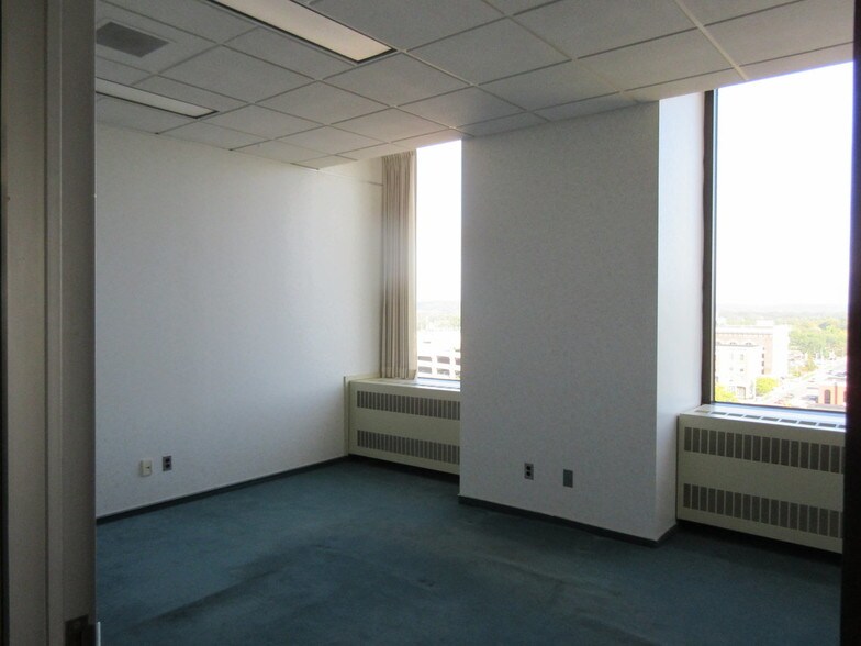 More Photos Of 151 S Rose St, Kalamazoo Medical For Sale