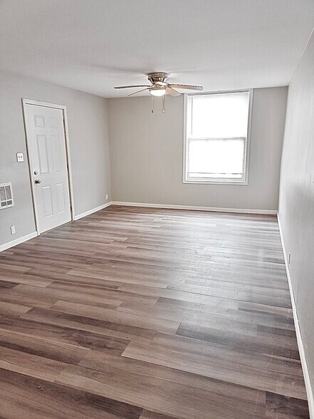 More Photos Of 1010-1028 S 14th St, New Castle Apartments For Sale