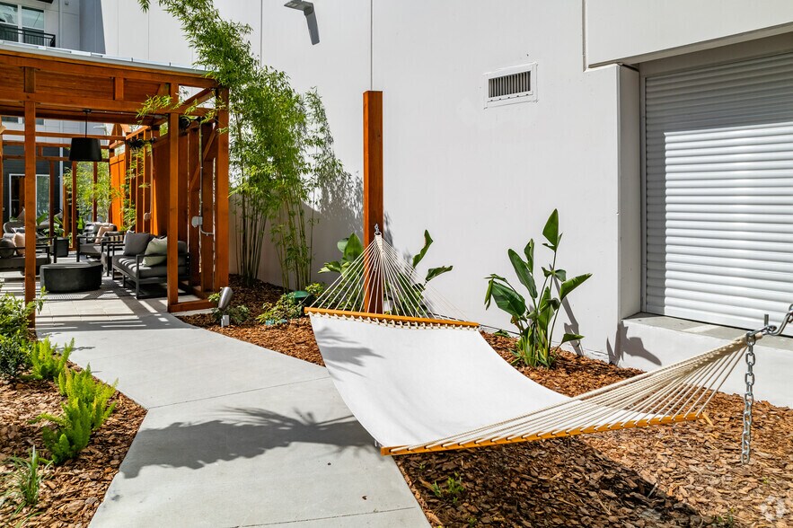 More Photos Of 1647 E Colonial Dr, Orlando Apartments For Sale