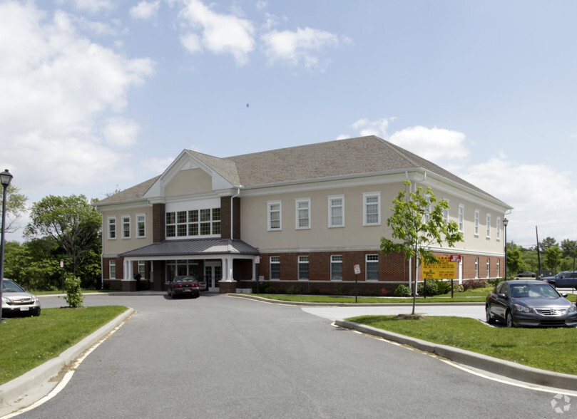 Primary Photo Of 222 Carter Dr, Middletown Medical For Sale