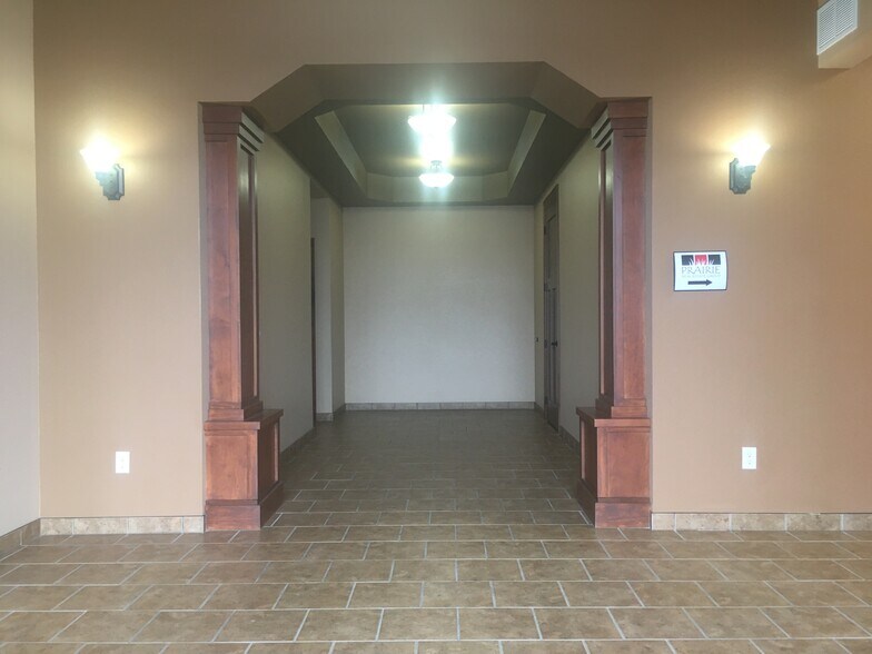 More Photos Of 5117 S Crossing Pl, Sioux Falls Office For Sale