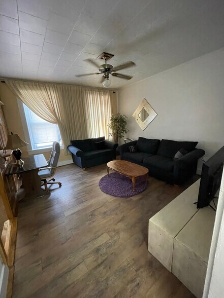 More Photos Of 302-304 S River Park Dr, Guttenberg Apartments For Sale