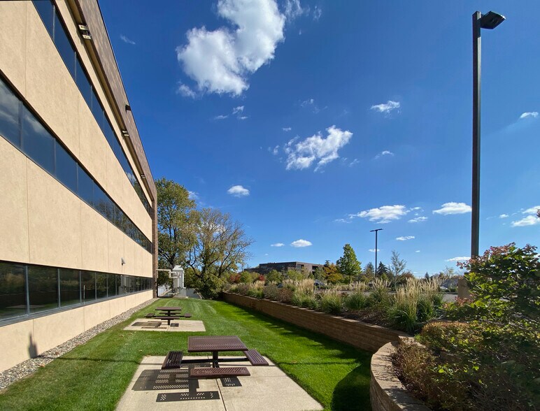 More Photos Of 2780 Snelling Ave N, Roseville Medical For Lease