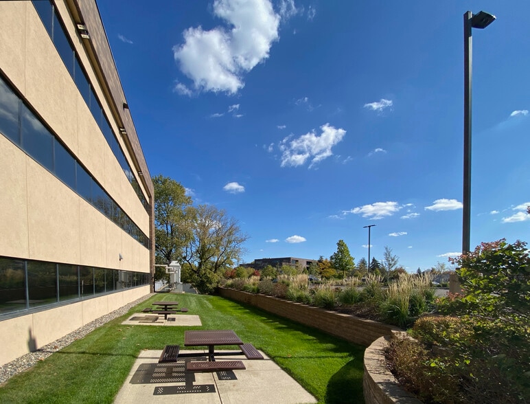 More Photos Of 2780 Snelling Ave N, Roseville Medical For Lease