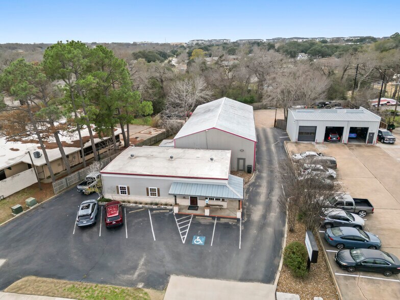 More Photos Of 3828 S College Ave, Bryan Office For Sale