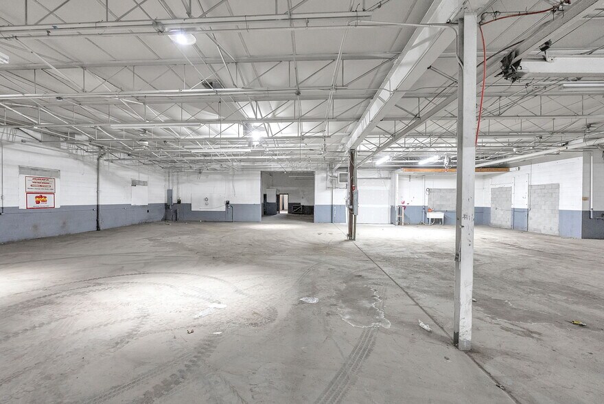 More Photos Of 9900 Northlawn St, Detroit Warehouse For Sale