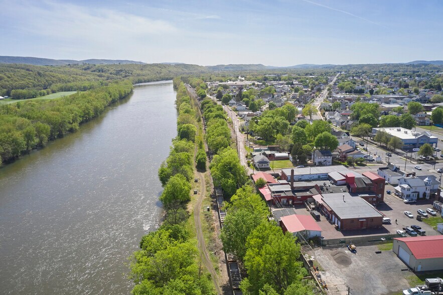 More Photos Of 328 W Front St, Berwick Restaurant For Sale