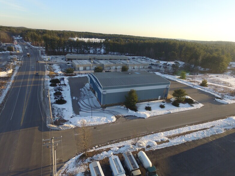 More Photos Of 4 Gator Rock Rd, Somersworth Distribution For Sale