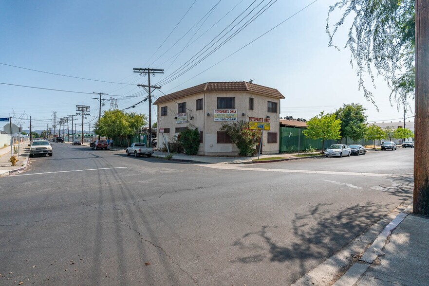More Photos Of 11540 Hart St, North Hollywood Warehouse For Sale