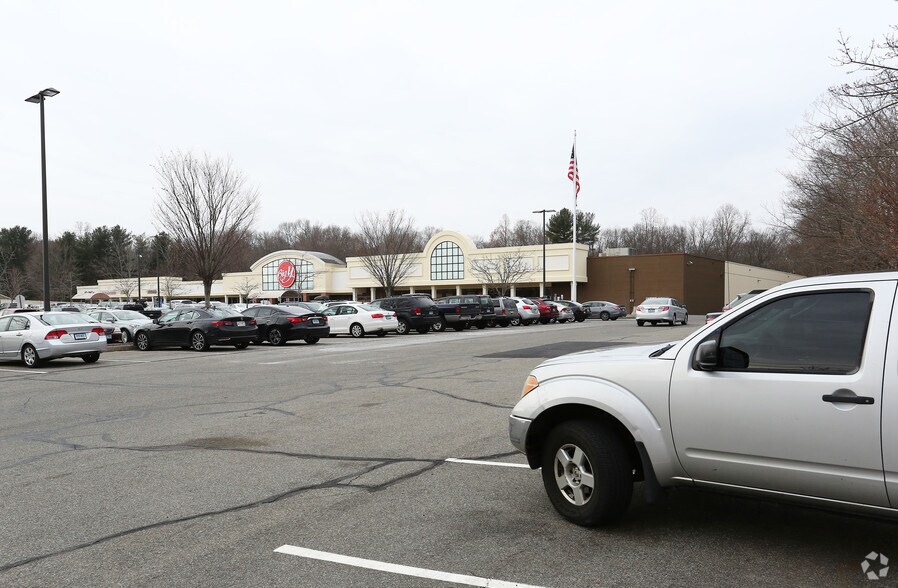More Photos Of 1021-1041 S Main St, Cheshire Unknown For Lease