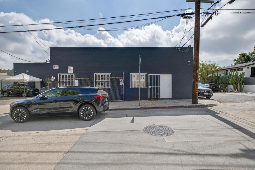 More Photos Of 2900 Denby Avenue Ave, Los Angeles Flex For Lease