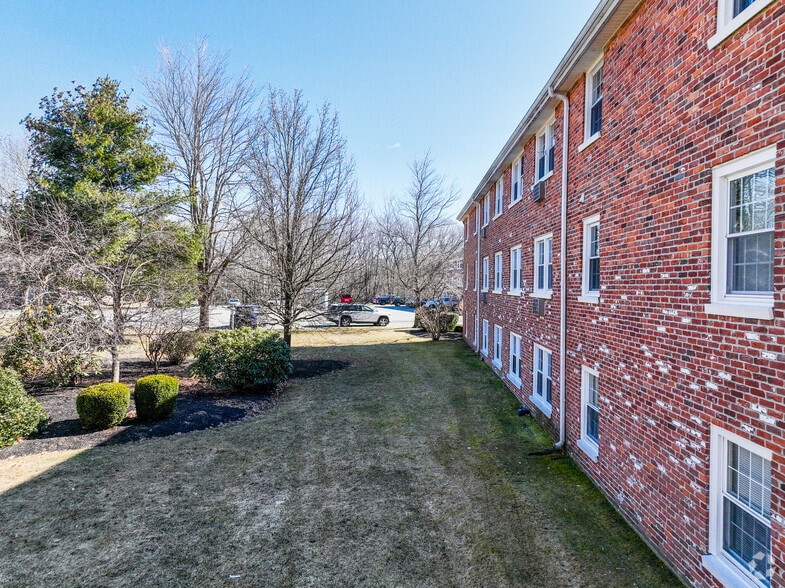 More Photos Of 90 Ridgewood Ln, Gardner Apartments For Sale