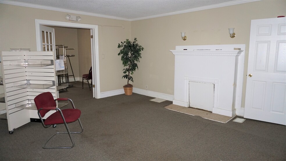 More Photos Of 2589-2613 Tilson Rd, Decatur Religious Facility For Lease