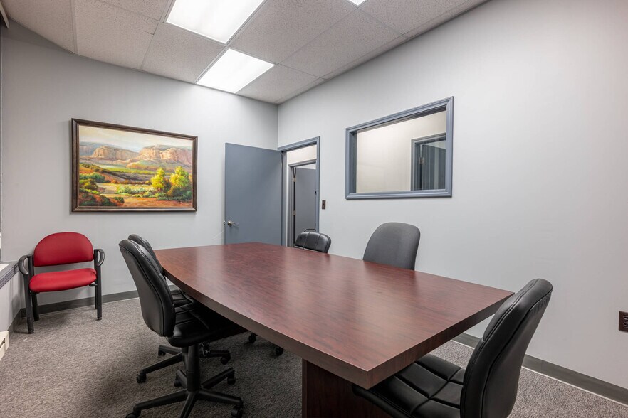 More Photos Of 2419 E High St, Springfield Storefront For Sale