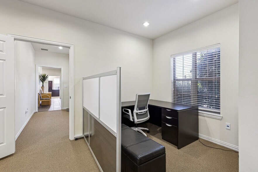 More Photos Of 6636 N Riverside Dr, Fort Worth Office For Lease