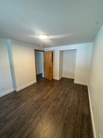 More Photos Of 909 SE 2nd St, Bend Office For Sale