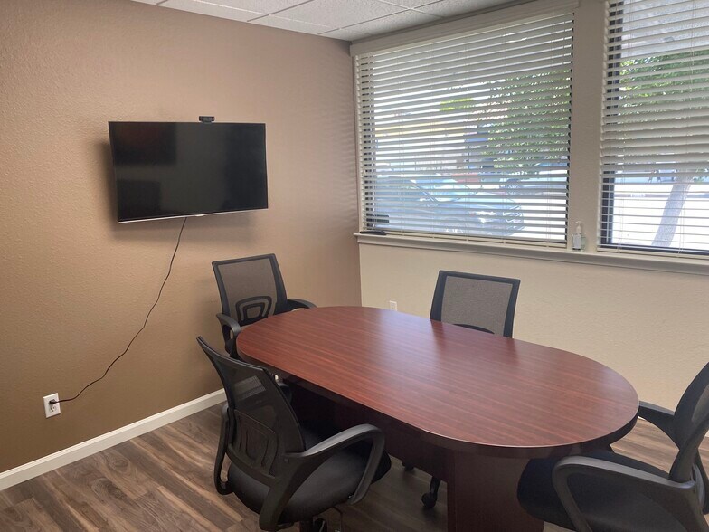More Photos Of 610 W Main St, Visalia Office For Lease