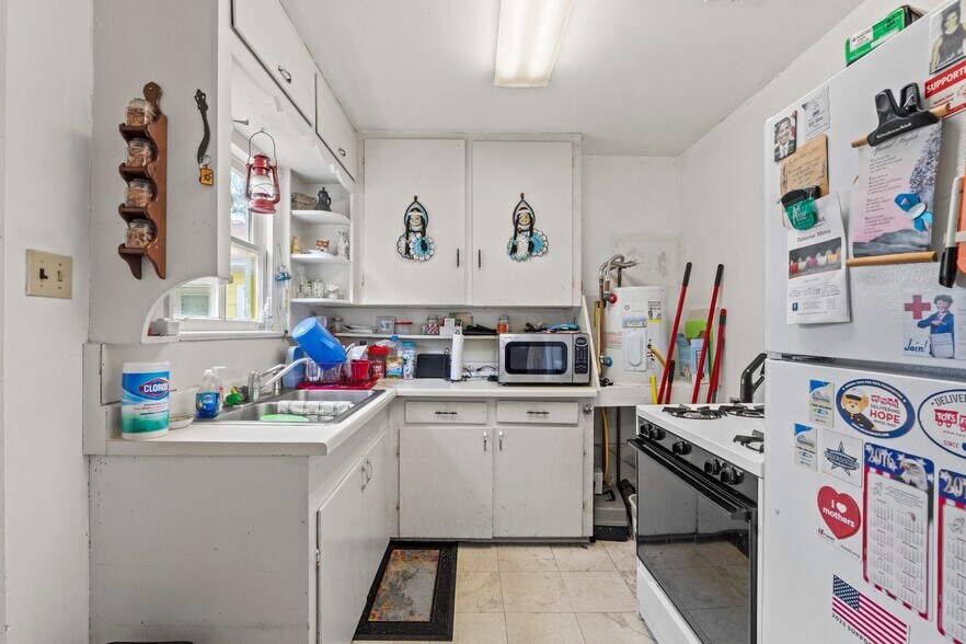 More Photos Of 2710 Manor Rd, Austin Office For Sale