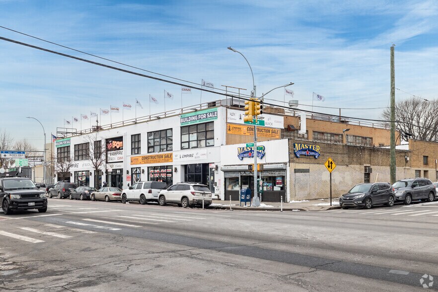 More Photos Of 56-15 Northern Blvd, Woodside Showroom For Sale