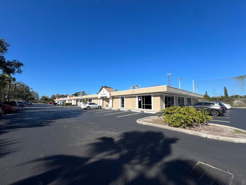 More Photos Of 13787 Belcher Rd, Largo Medical For Lease