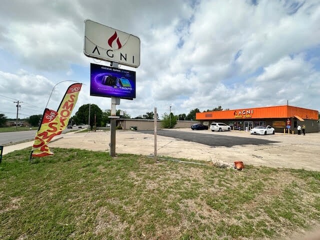 More Photos Of 8201 NW 10th St, Oklahoma City Service Station For Sale