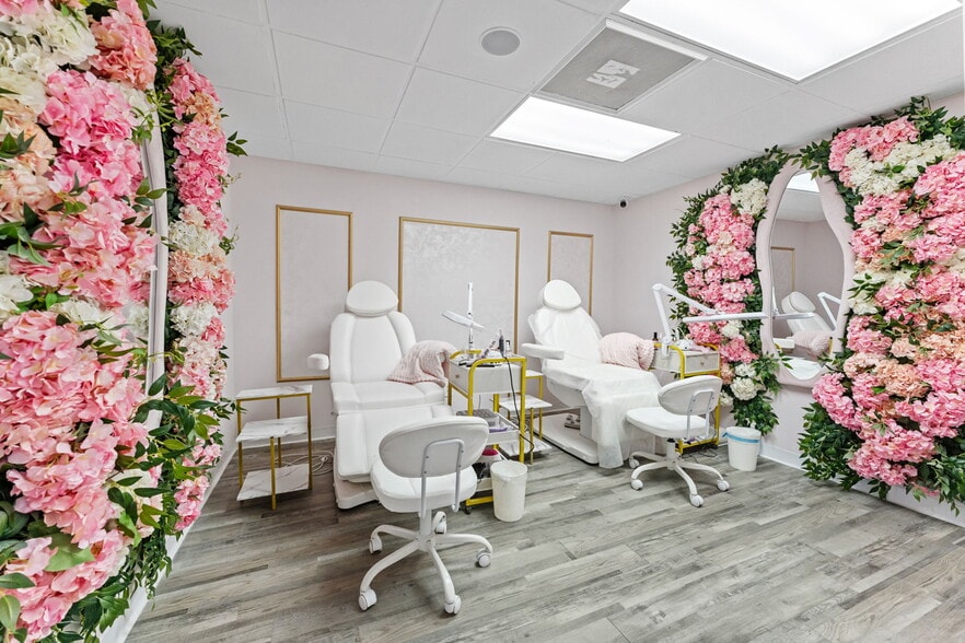 More Photos Of 3007 W Cypress St, Tampa General Retail For Sale