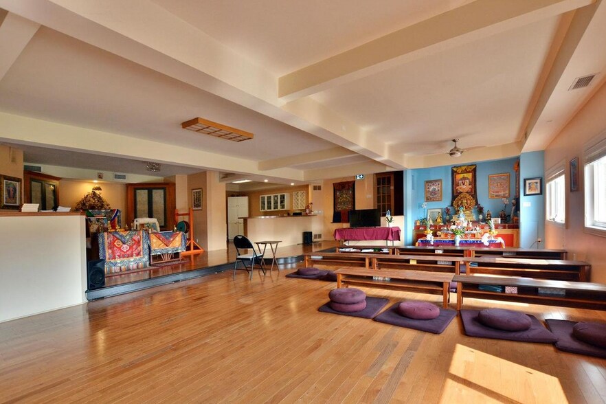 More Photos Of 37 Rue Sainte-Anne, Sainte-Anne-de-Bellevue Storefront Retail Residential For Sale