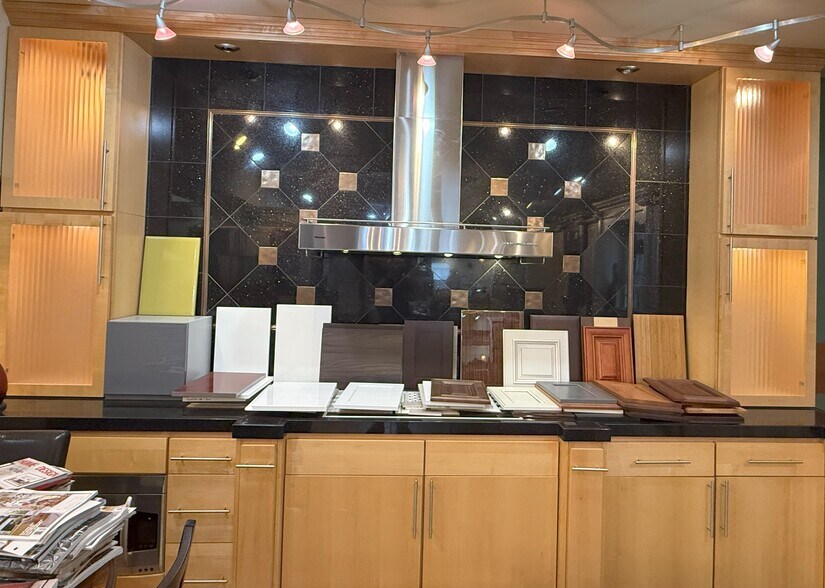 More Photos Of 10515-10535 Crestwood Dr, Manassas Medical For Sale