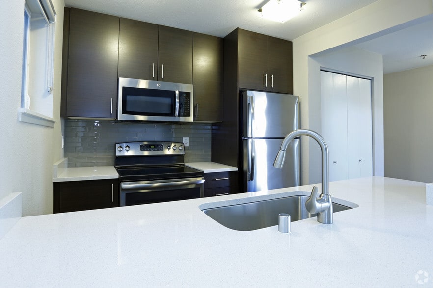 More Photos Of 2900 1st Ave, Seattle Apartments For Lease