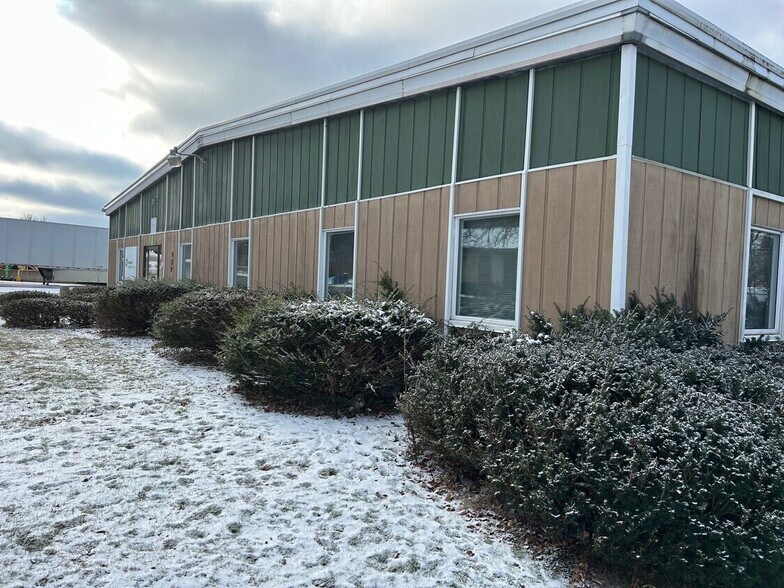 More Photos Of 930 Single Ave, Wausau Manufacturing For Lease