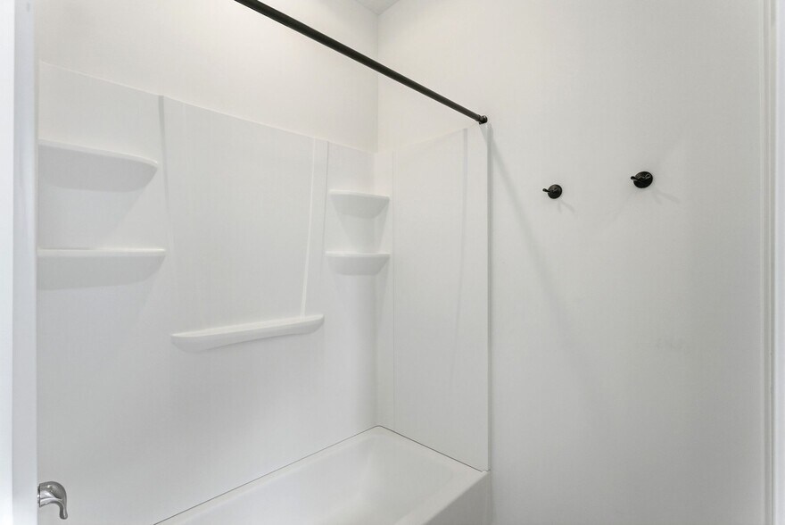 More Photos Of 132-144 E Chambord Ct, Sandy Apartments For Sale