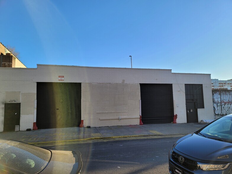 More Photos Of 272-280 Seigel St, Brooklyn Restaurant For Lease