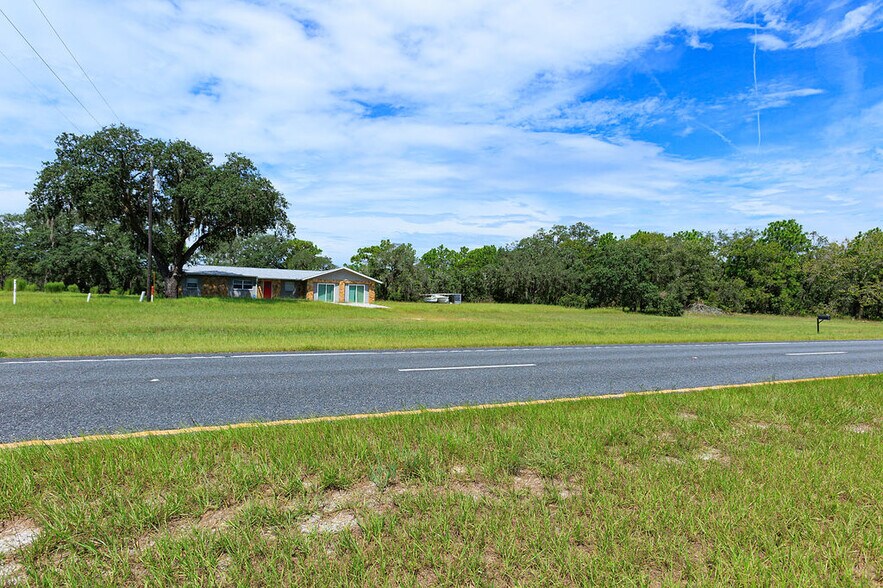 More Photos Of 15451 Commercial Way, Brooksville Office For Sale