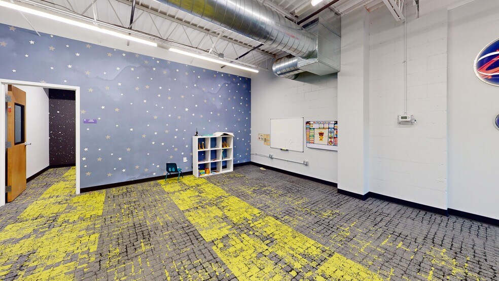More Photos Of 6161 N Hillside Ave, Indianapolis Loft Creative Space For Lease