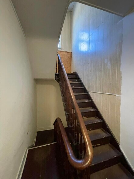 More Photos Of 128 S Market St, Frederick Apartments For Sale