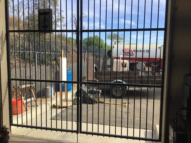 More Photos Of 1689 Production Cir, Jurupa Valley Service For Sale