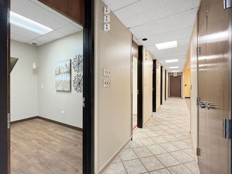 More Photos Of 1212 Air Depot, Midwest City Office For Lease