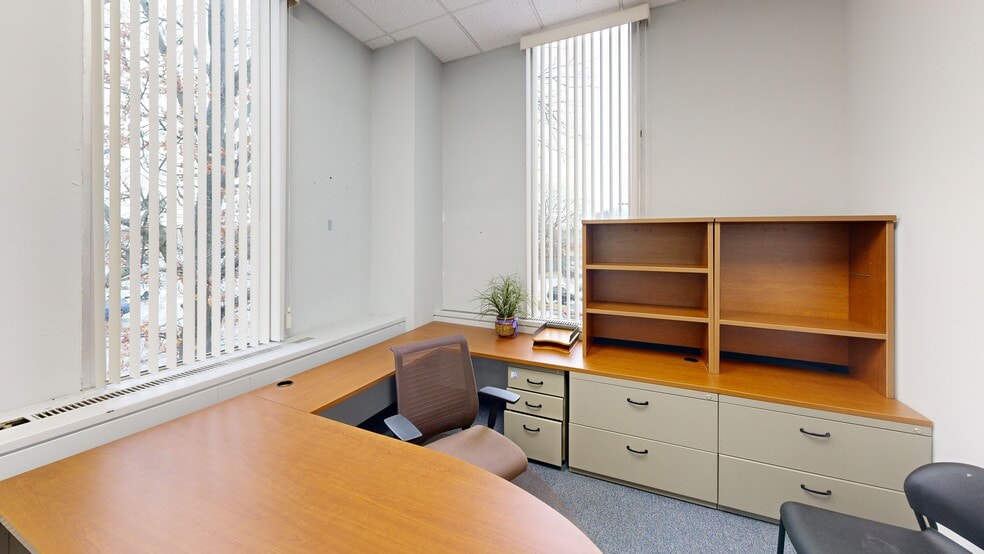 More Photos Of 999 Stewart Ave, Bethpage Office For Lease