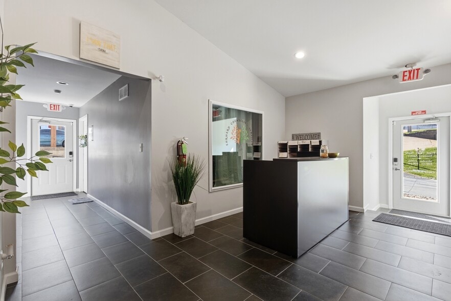 More Photos Of 3601 Commerce Dr, Arnold Office For Sale