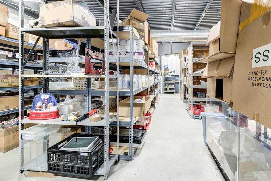 More Photos Of 9345 Olive Blvd, Saint Louis General Retail For Sale