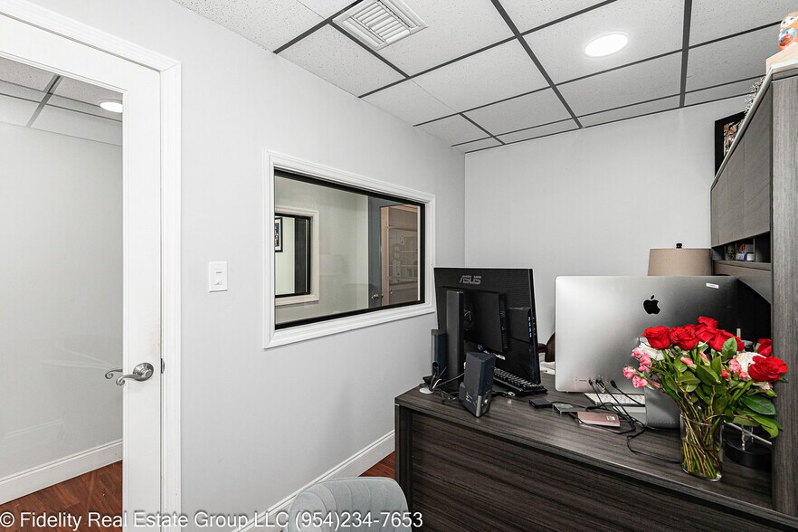 More Photos Of 3650 Coral Ridge Dr, Coral Springs Light Manufacturing For Sale