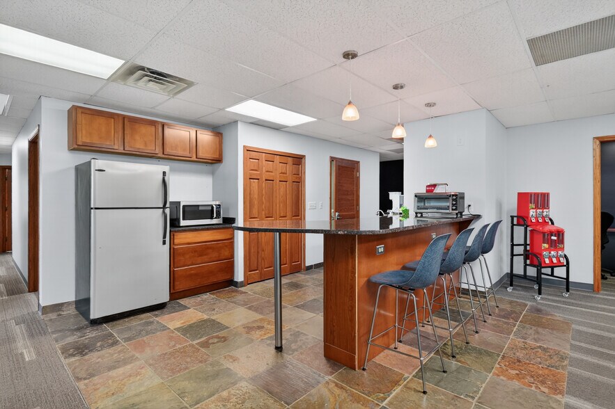 More Photos Of 26622 Woodward Ave, Royal Oak Office For Lease