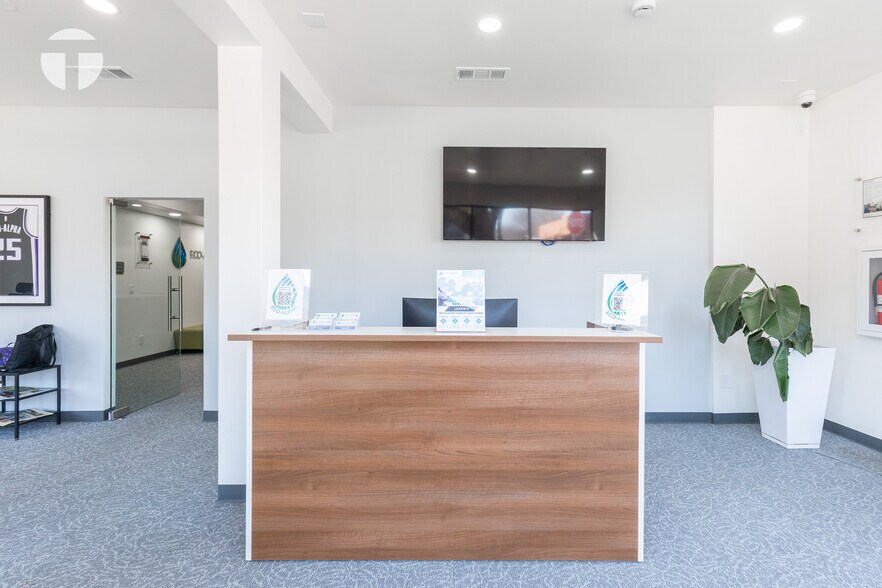 More Photos Of 318 12th St, Sacramento Storefront For Sale