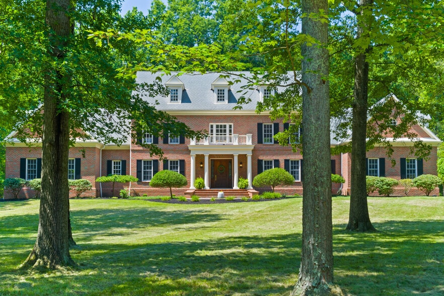 More Photos Of 5455 Plantation Rd, Sunbury Lodge Meeting Hall For Sale