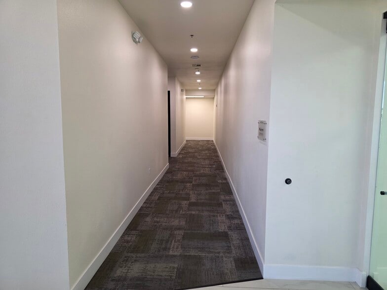 More Photos Of 9525 Hillwood Dr, Las Vegas Office For Lease