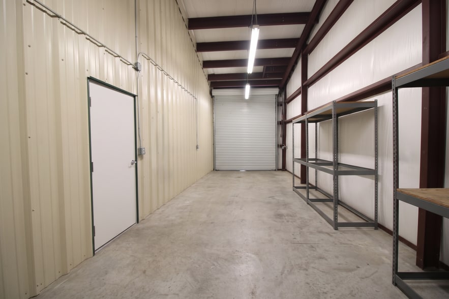 More Photos Of 404 Newport Blvd, League City Flex For Sale