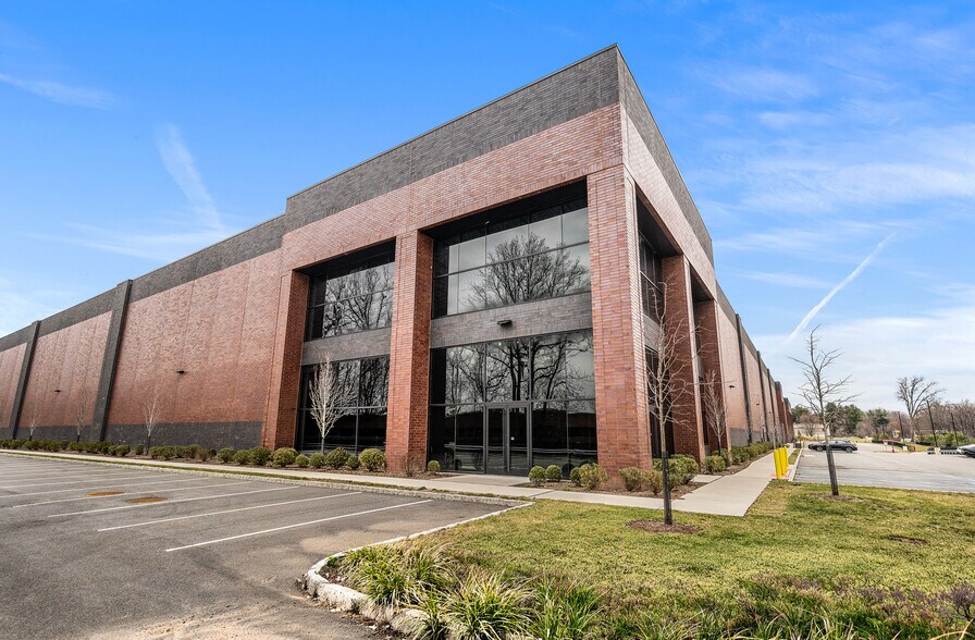 More Photos Of 1000 MacArthur Blvd, Mahwah Distribution For Lease